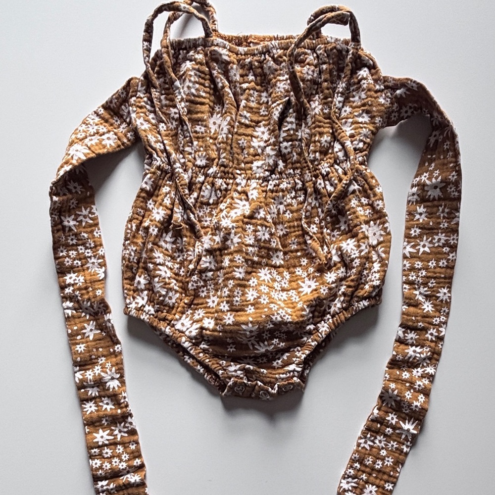 BABY ROMPER - Picture 2 of 9